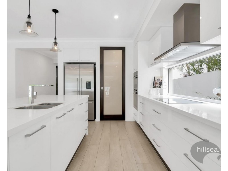 5017A Riverwood Grove, Benowa QLD 4217