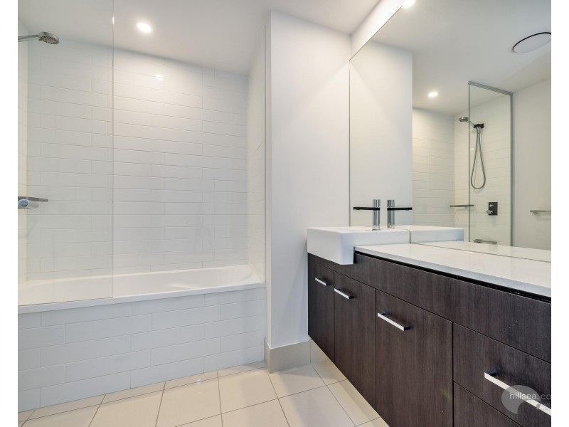 4307/25-31 East Quay Drive, Biggera Waters QLD 4216