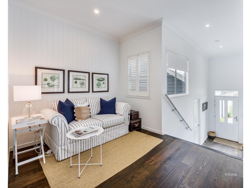 15 Mungala Street, Hope Island QLD 4212