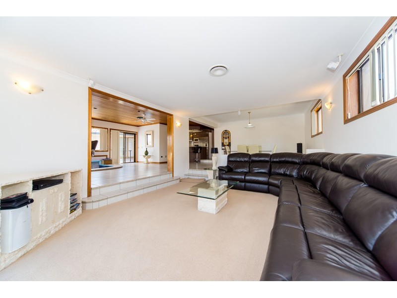 32 Daru Avenue, Runaway Bay QLD 4216