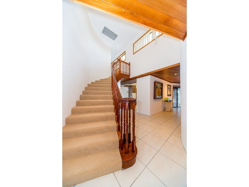 32 Daru Avenue, Runaway Bay QLD 4216