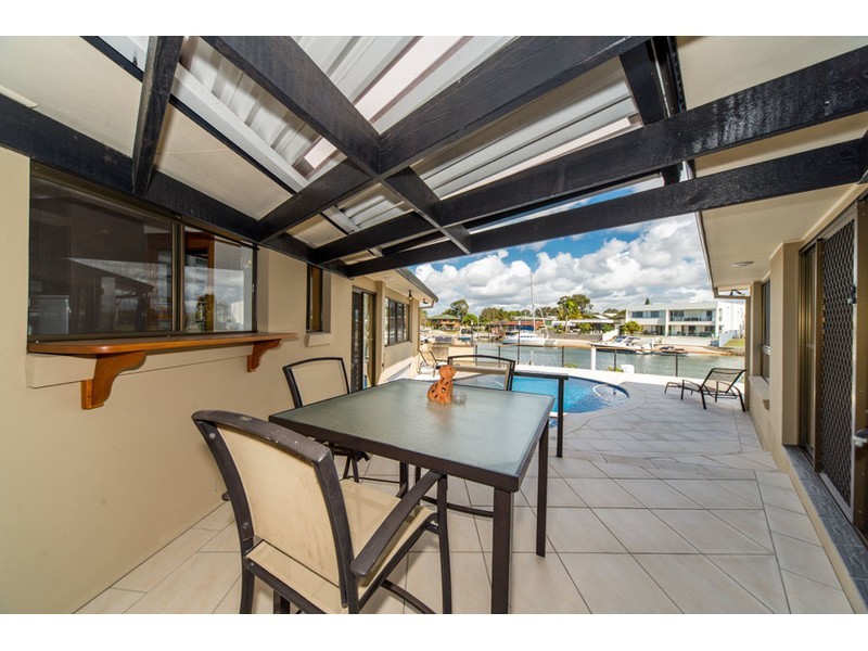 32 Daru Avenue, Runaway Bay QLD 4216