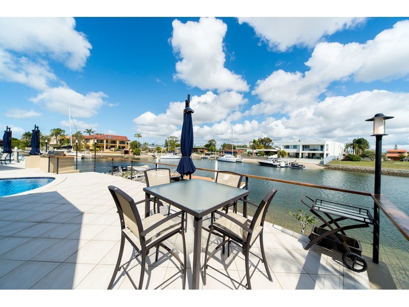 32 Daru Avenue, Runaway Bay QLD 4216