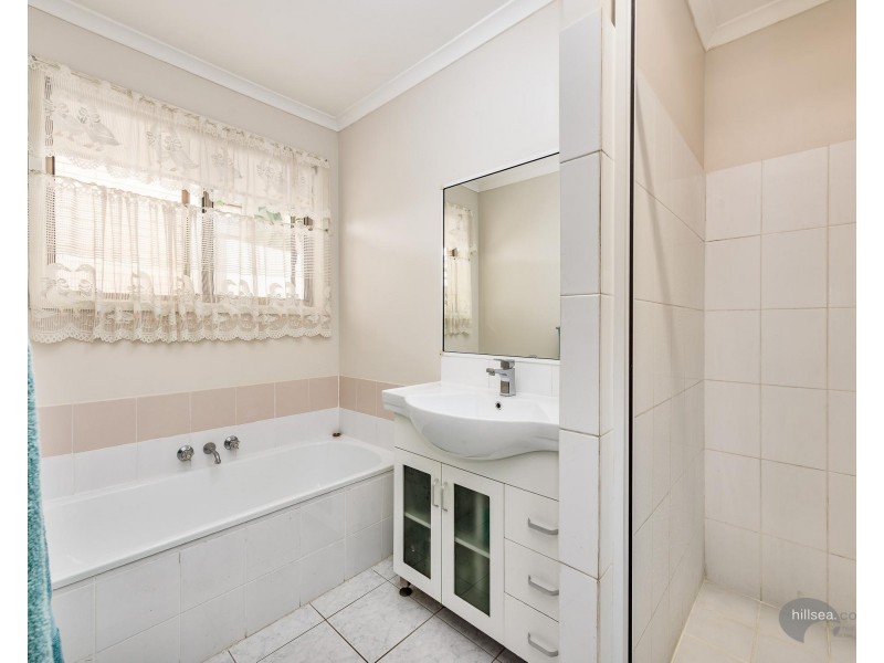 62 Open Drive, Arundel QLD 4214