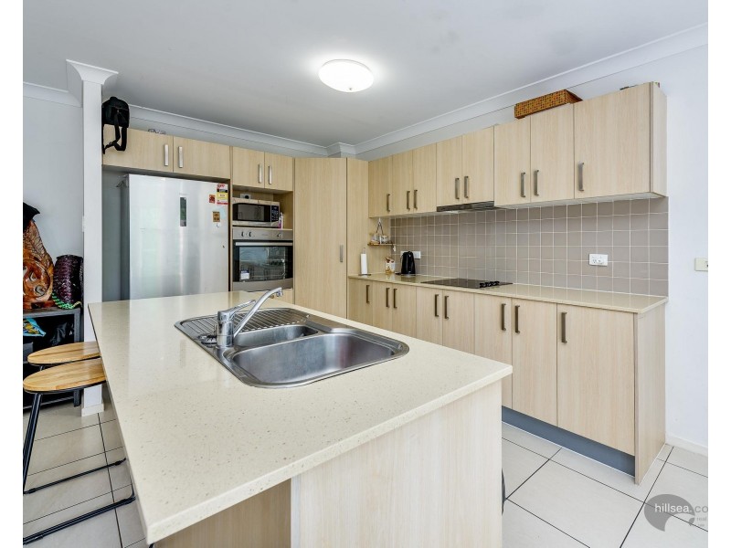 2/49 Usher Avenue, Labrador QLD 4215