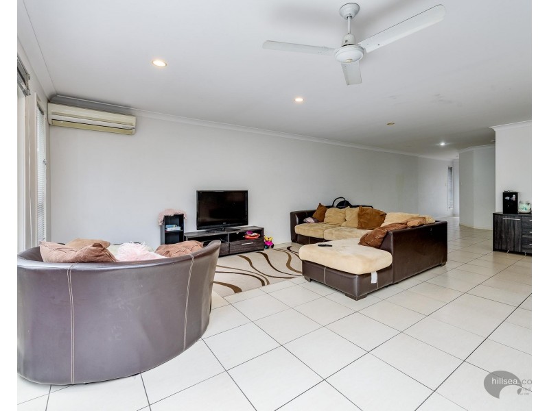 2/49 Usher Avenue, Labrador QLD 4215