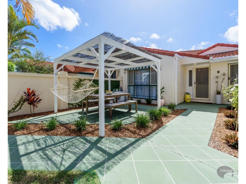 2/135 Bayview Street, Runaway Bay QLD 4216