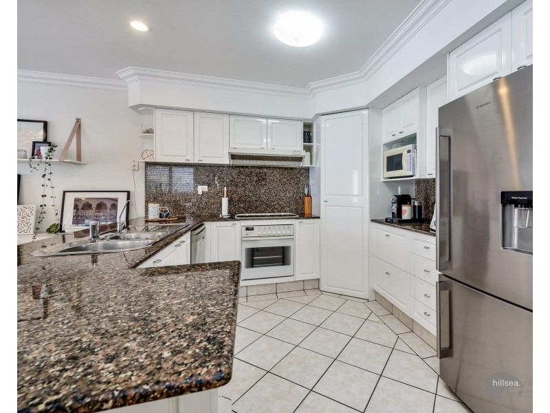 2/135 Bayview Street, Runaway Bay QLD 4216