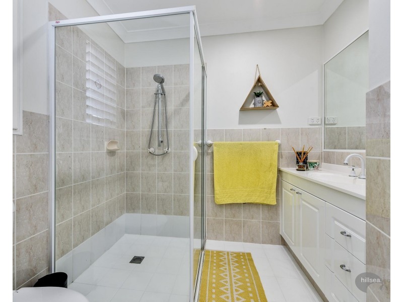 2/135 Bayview Street, Runaway Bay QLD 4216