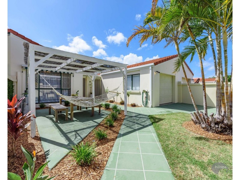 2/135 Bayview Street, Runaway Bay QLD 4216