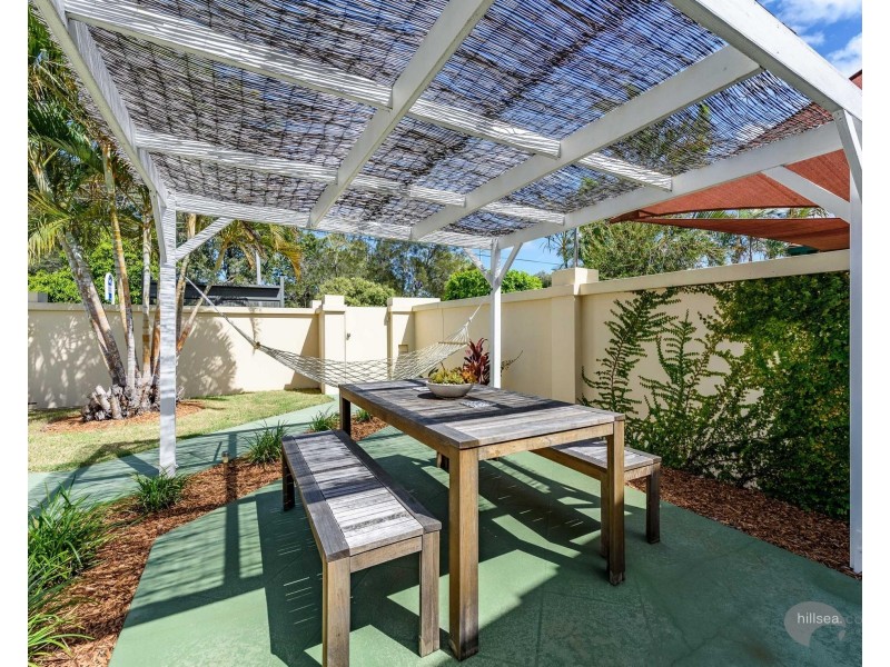 2/135 Bayview Street, Runaway Bay QLD 4216
