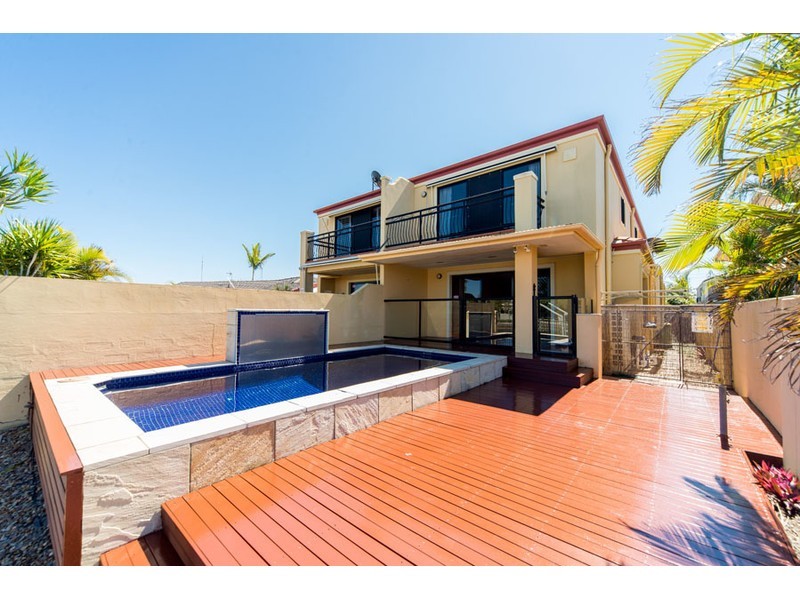 2/28 Vaggelas Crescent, Biggera Waters QLD 4216