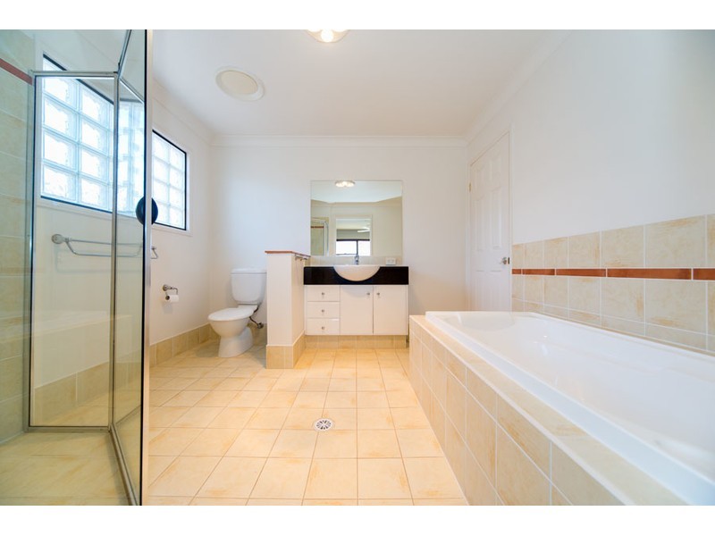 2/28 Vaggelas Crescent, Biggera Waters QLD 4216