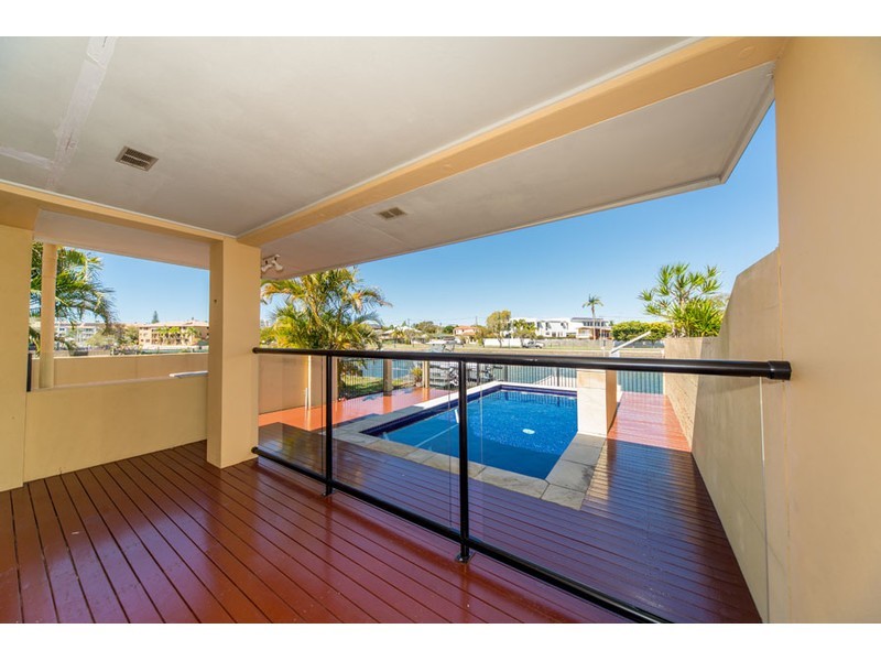 2/28 Vaggelas Crescent, Biggera Waters QLD 4216