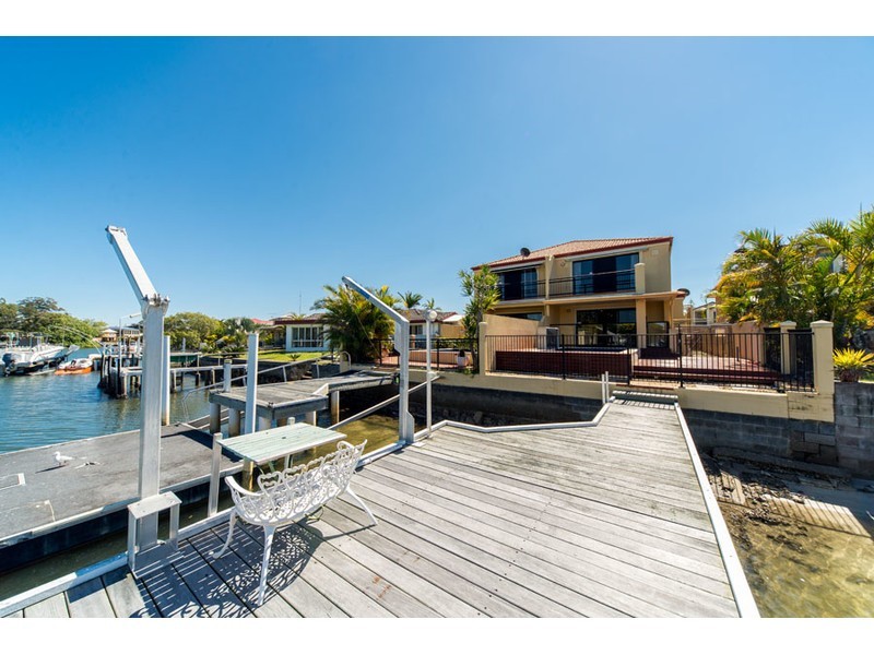 2/28 Vaggelas Crescent, Biggera Waters QLD 4216