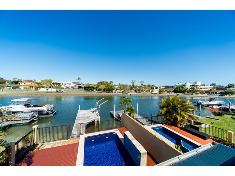 2/28 Vaggelas Crescent, Biggera Waters QLD 4216