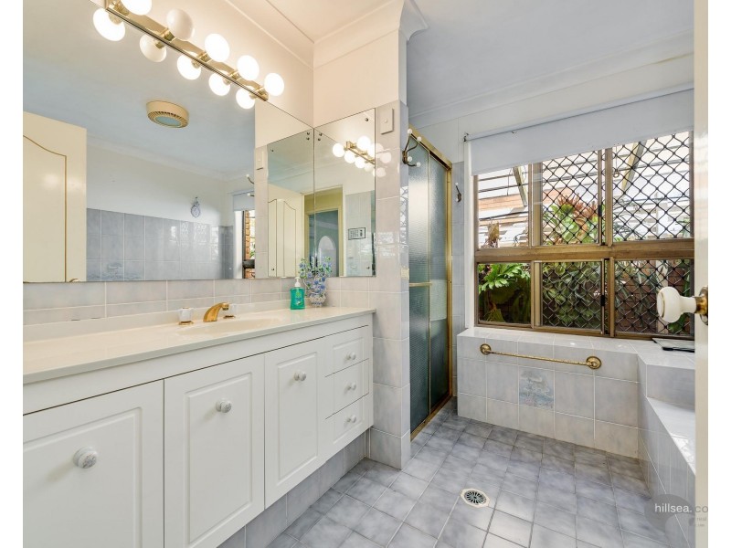 9 Simbai Street, Runaway Bay QLD 4216