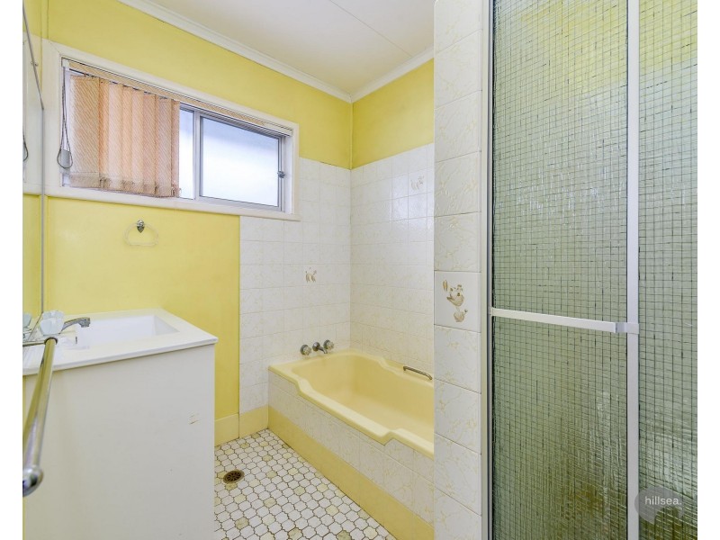 20 Annoula Avenue, Biggera Waters QLD 4216