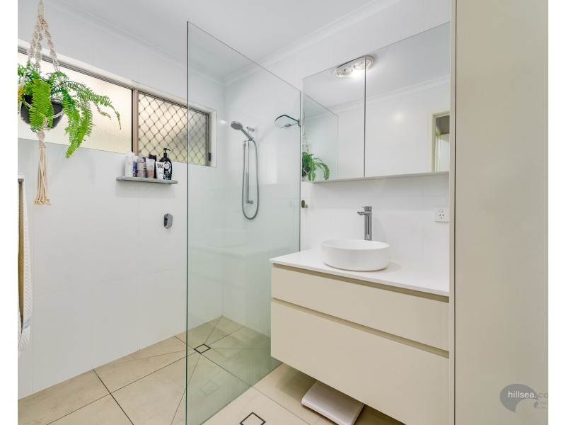 2/52 Kangaroo Avenue, Coombabah QLD 4216