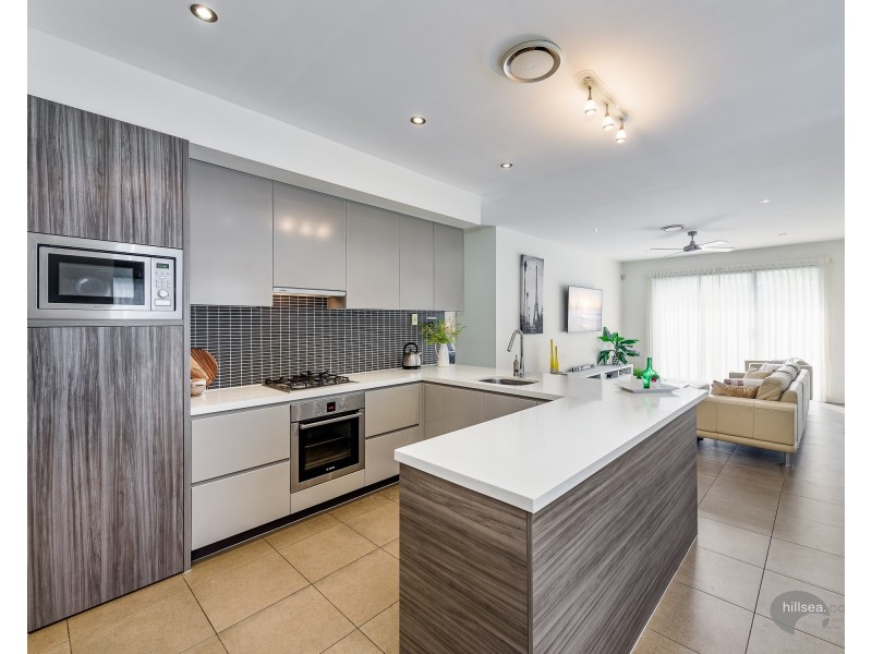 1 Osmium Lane, Hope Island QLD 4212