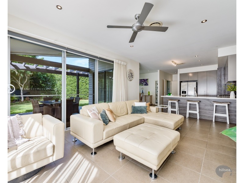 1 Osmium Lane, Hope Island QLD 4212