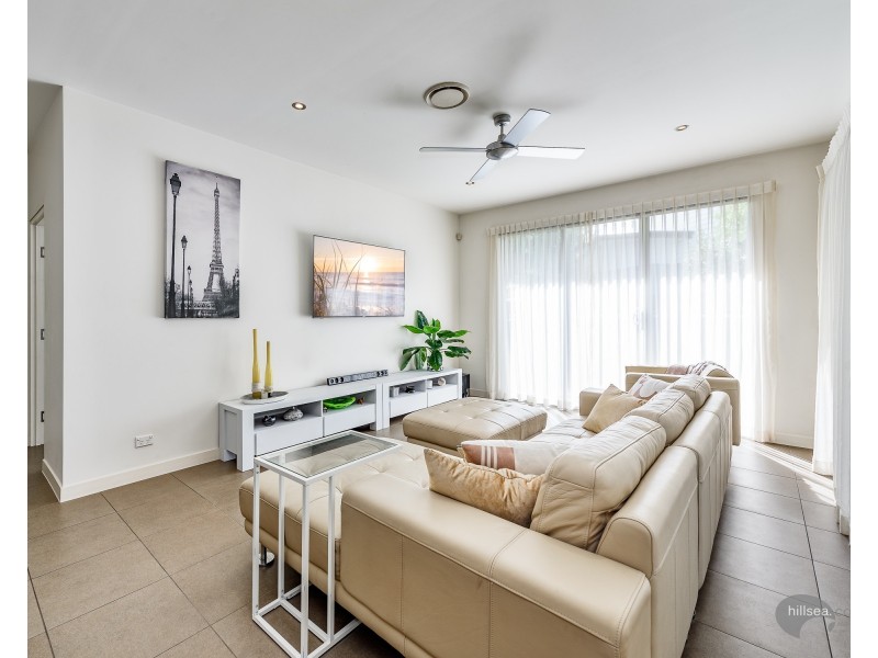 1 Osmium Lane, Hope Island QLD 4212