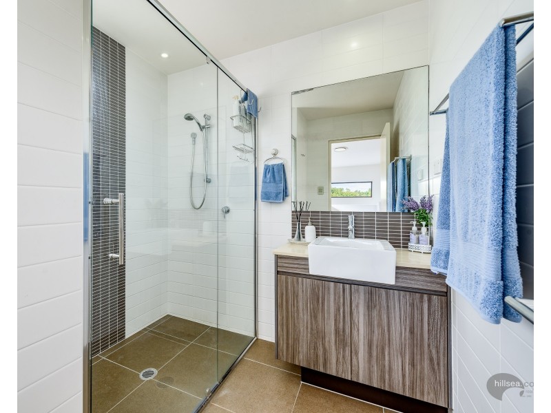 1 Osmium Lane, Hope Island QLD 4212