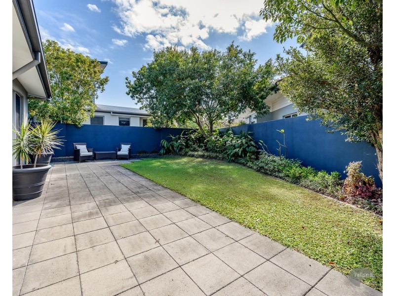 1 Osmium Lane, Hope Island QLD 4212