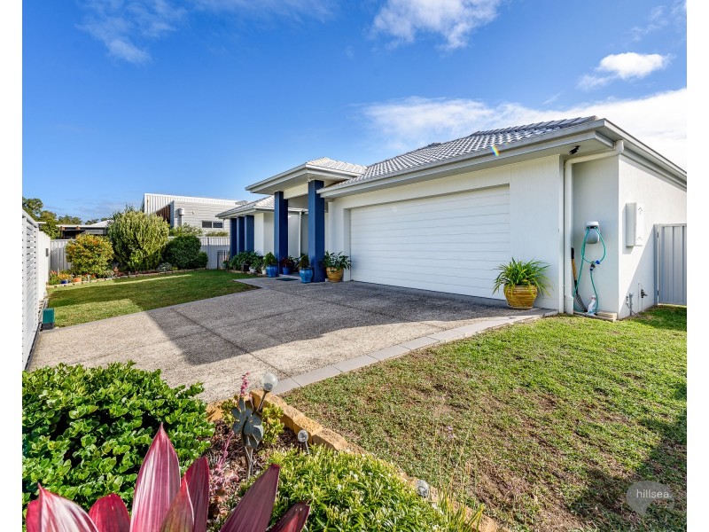 16 Erave Avenue, Runaway Bay QLD 4216