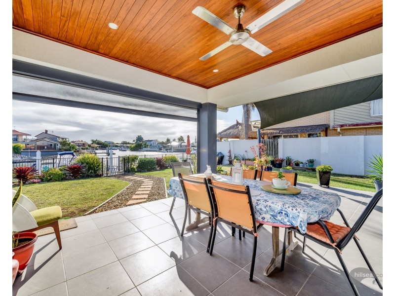 16 Erave Avenue, Runaway Bay QLD 4216