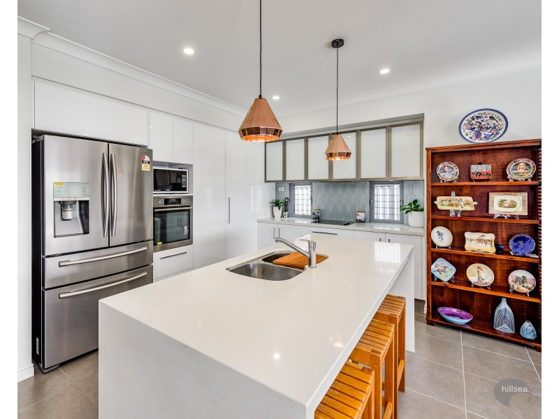 16 Erave Avenue, Runaway Bay QLD 4216