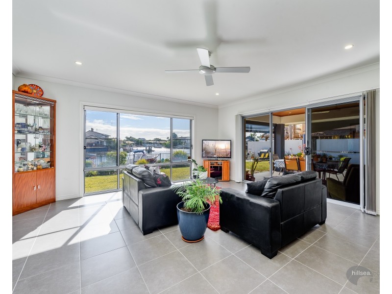 16 Erave Avenue, Runaway Bay QLD 4216