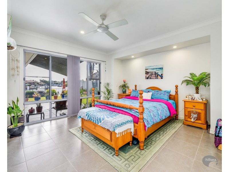 16 Erave Avenue, Runaway Bay QLD 4216