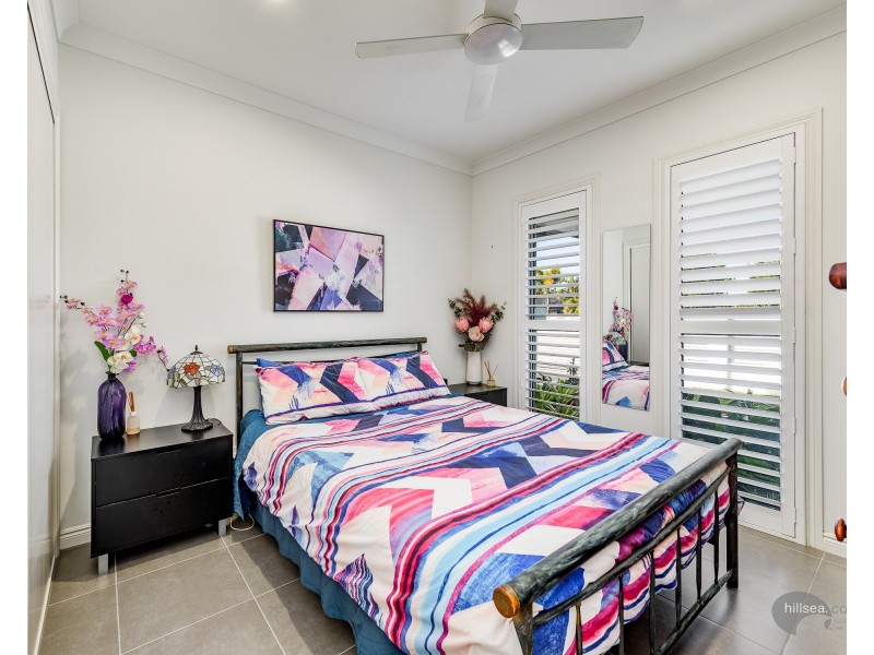 16 Erave Avenue, Runaway Bay QLD 4216