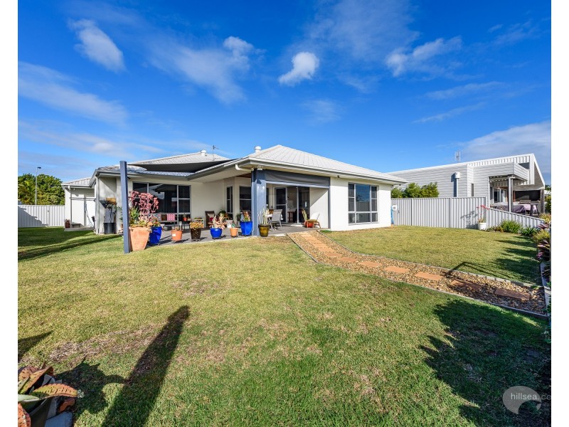 16 Erave Avenue, Runaway Bay QLD 4216