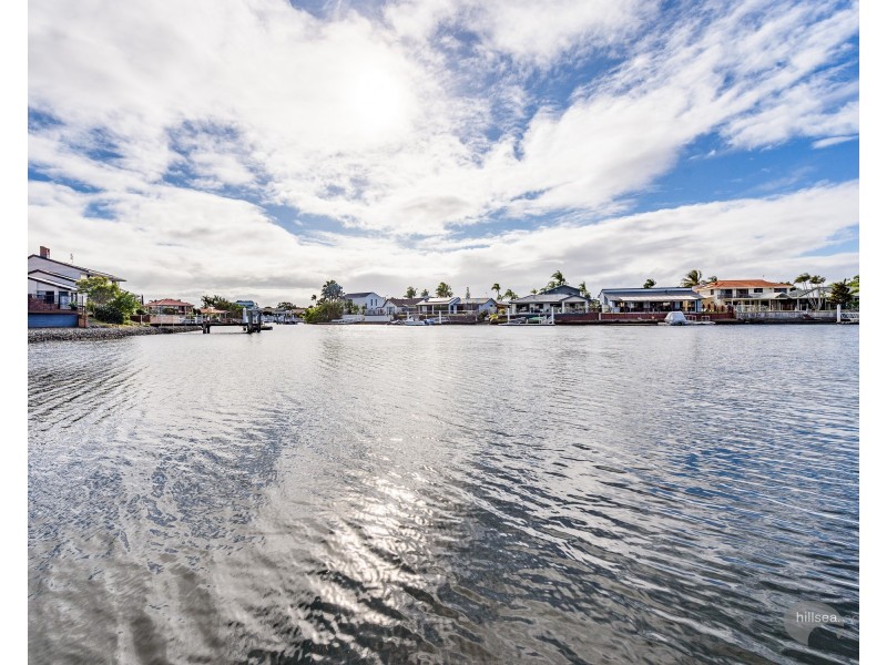 16 Erave Avenue, Runaway Bay QLD 4216