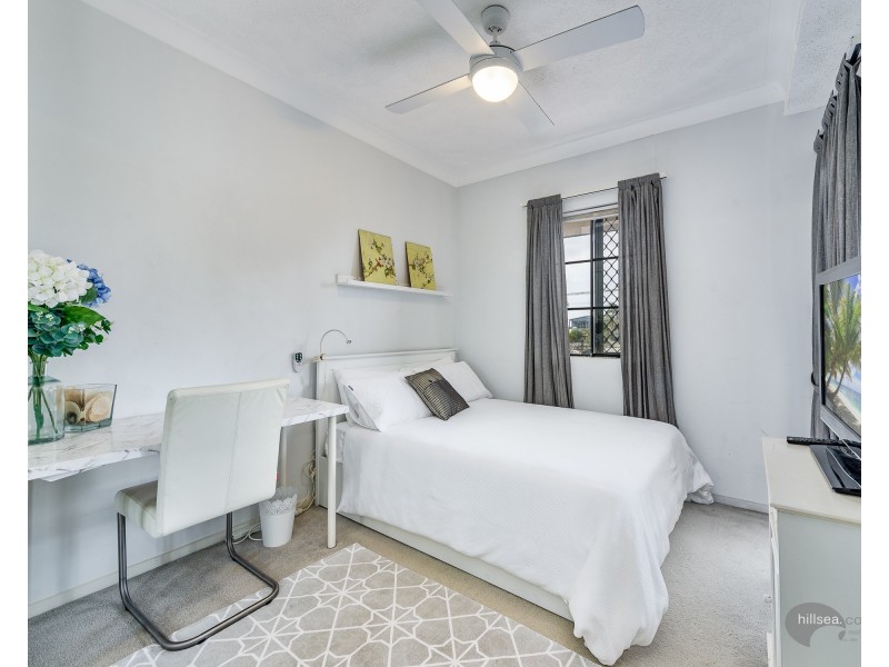7/12 Canal Avenue, Runaway Bay QLD 4216