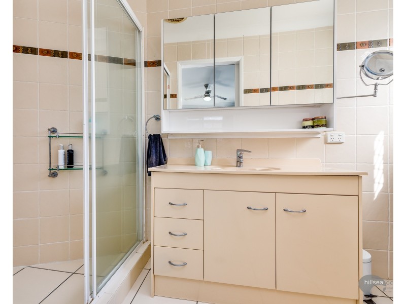 17/433 Pine Ridge Road, Runaway Bay QLD 4216