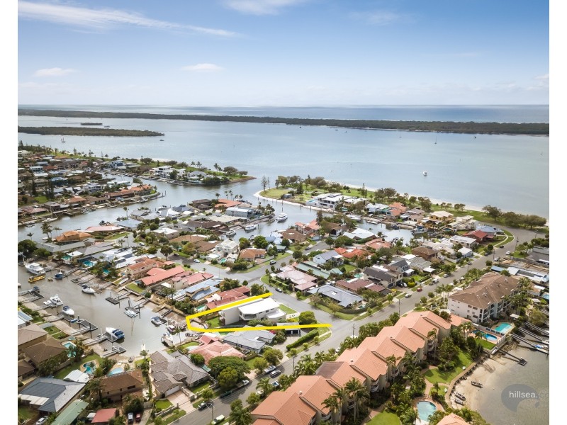 1/2 Bulolo Avenue, Runaway Bay QLD 4216