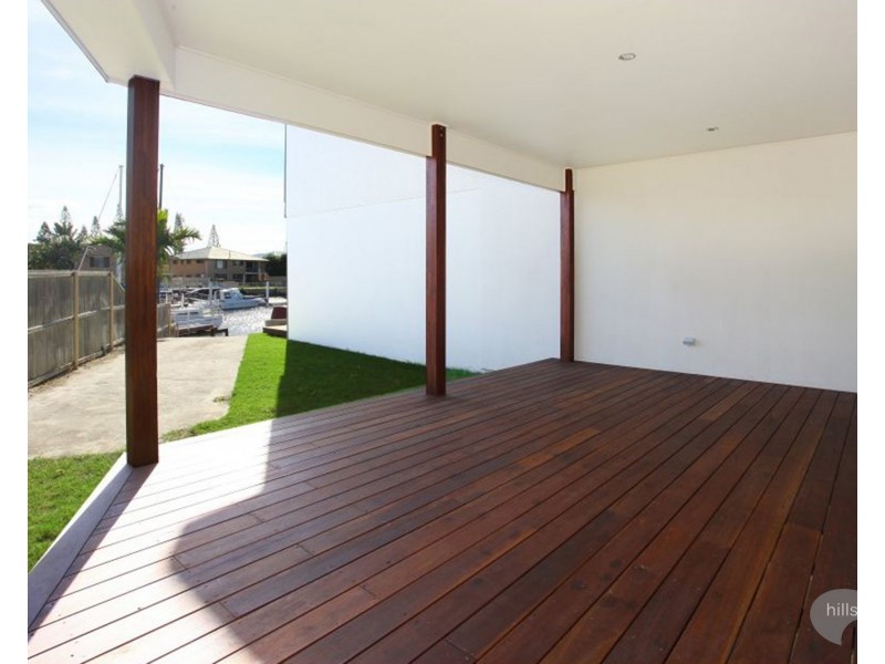 1/2 Bulolo Avenue, Runaway Bay QLD 4216