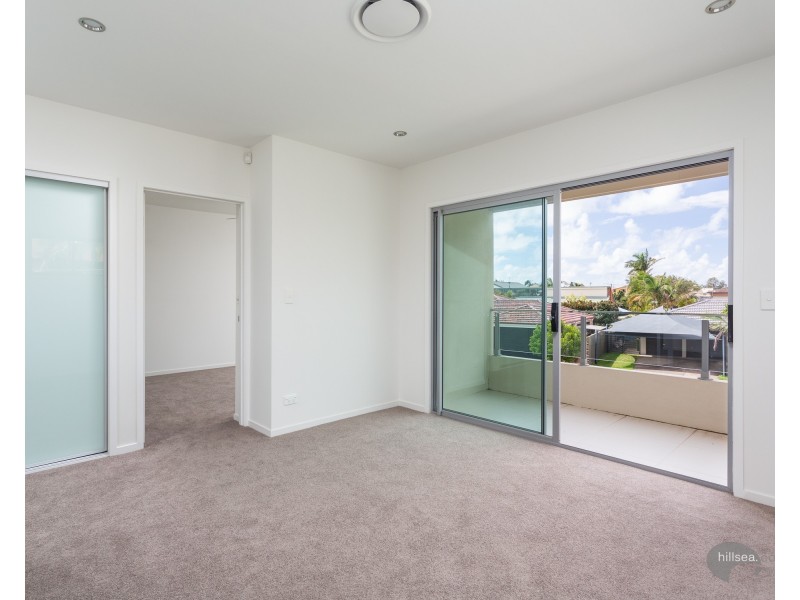 1/2 Bulolo Avenue, Runaway Bay QLD 4216