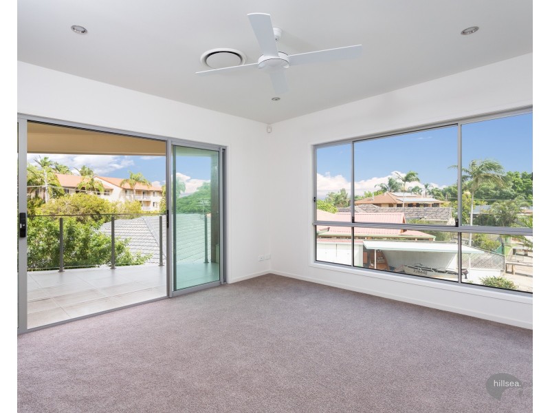 1/2 Bulolo Avenue, Runaway Bay QLD 4216