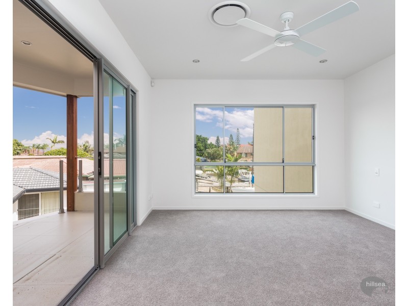 1/2 Bulolo Avenue, Runaway Bay QLD 4216