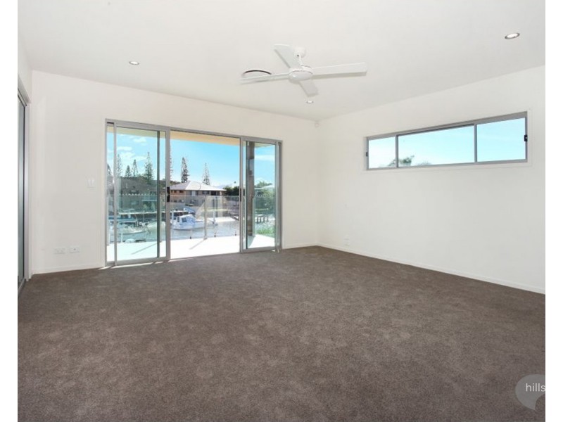 1/2 Bulolo Avenue, Runaway Bay QLD 4216