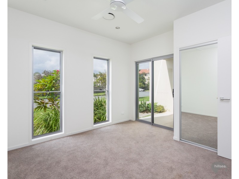 1/2 Bulolo Avenue, Runaway Bay QLD 4216