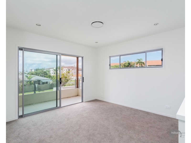 1/2 Bulolo Avenue, Runaway Bay QLD 4216