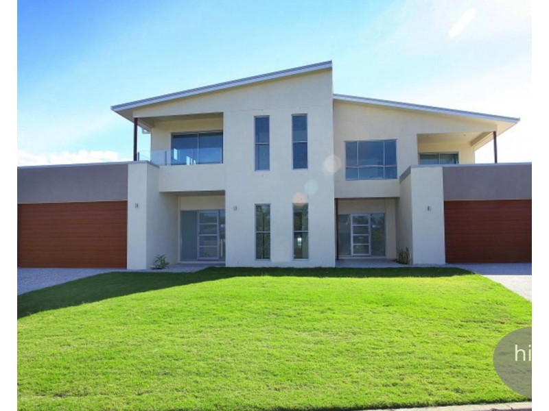 1/2 Bulolo Avenue, Runaway Bay QLD 4216