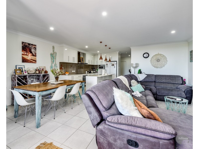 2/19 Ashbourne Terrace, Biggera Waters QLD 4216