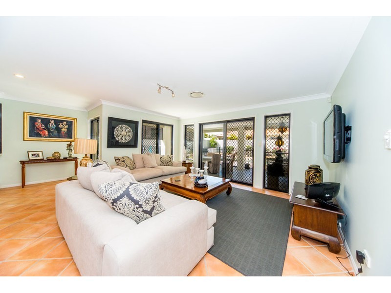 5 Orpington Court, Arundel QLD 4214