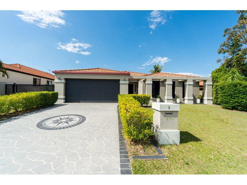 5 Orpington Court, Arundel QLD 4214